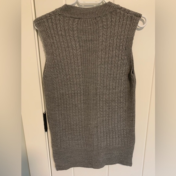 Suzy Shier knit vest - Picture 2 of 5